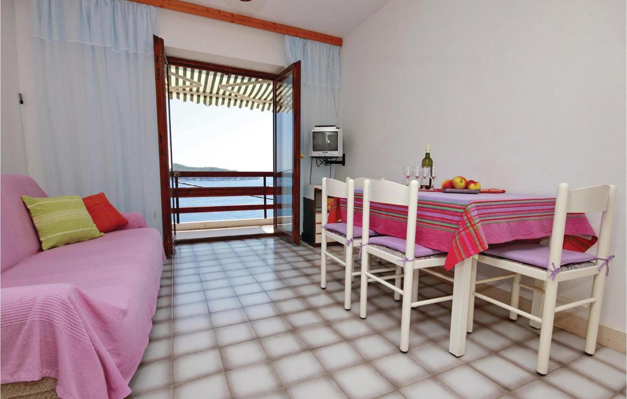 Beautiful Apartment In Prizba With Wifi 外观 照片