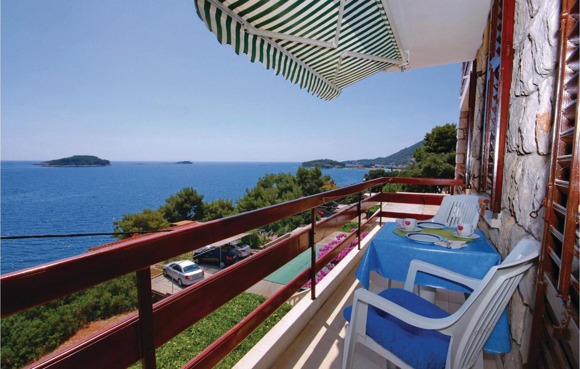 Beautiful Apartment In Prizba With Wifi 外观 照片